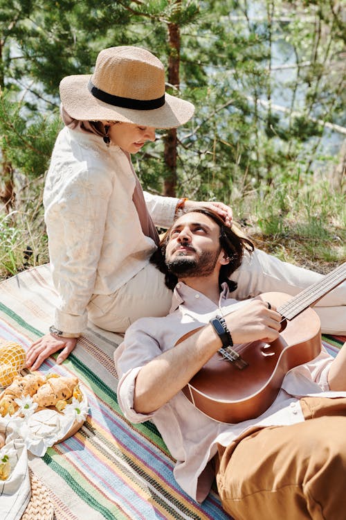 Kostenloses Stock Foto zu liebe, paar, picknick