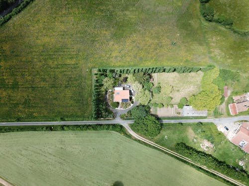 Gratis stockfoto met akkerland, boerderij, dorp