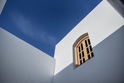 Immagine gratuita di architettura, casa bianca, cielo azzurro