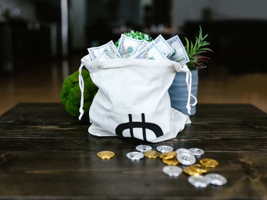 How much is 32 dollars an hour annually?