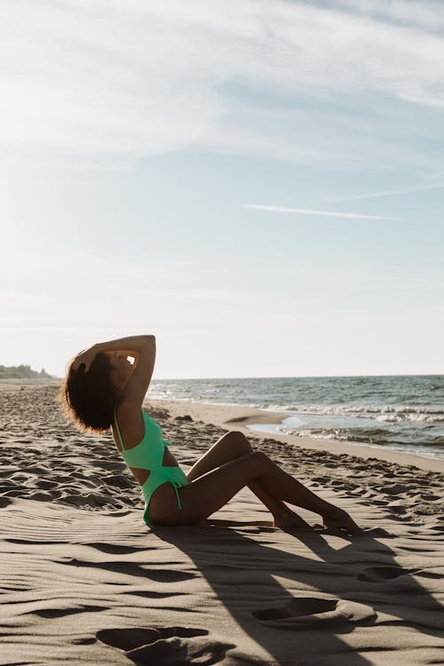 Foto stok gratis bikini, cahaya dan bayangan, kaum wanita
