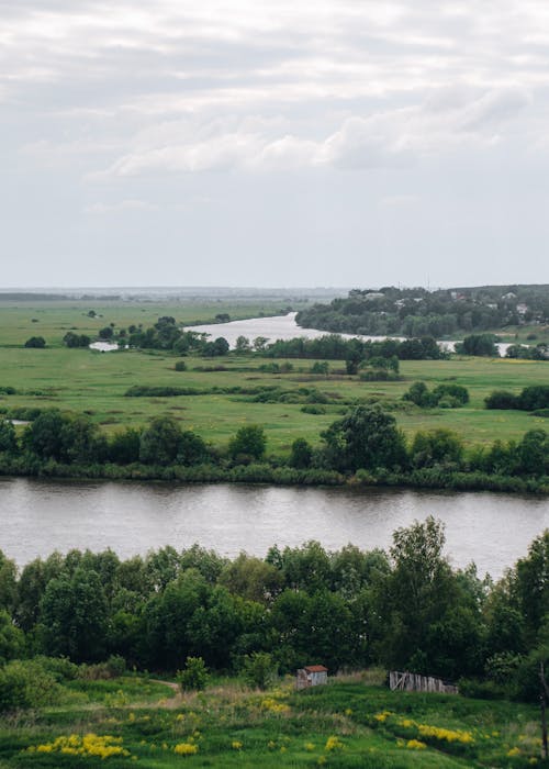 Základová fotografie zdarma na téma bílá obloha, hřiště, jezero