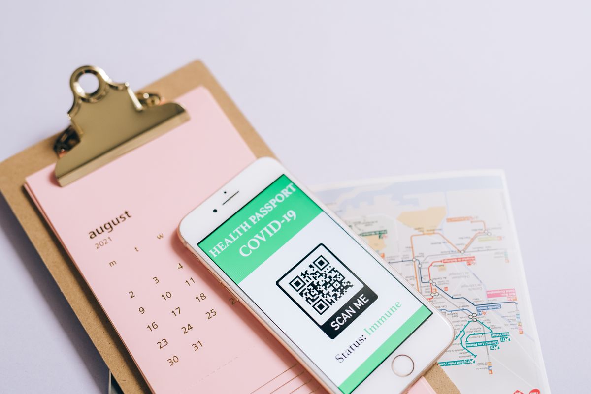 Điện thoại hiển thị mã QR