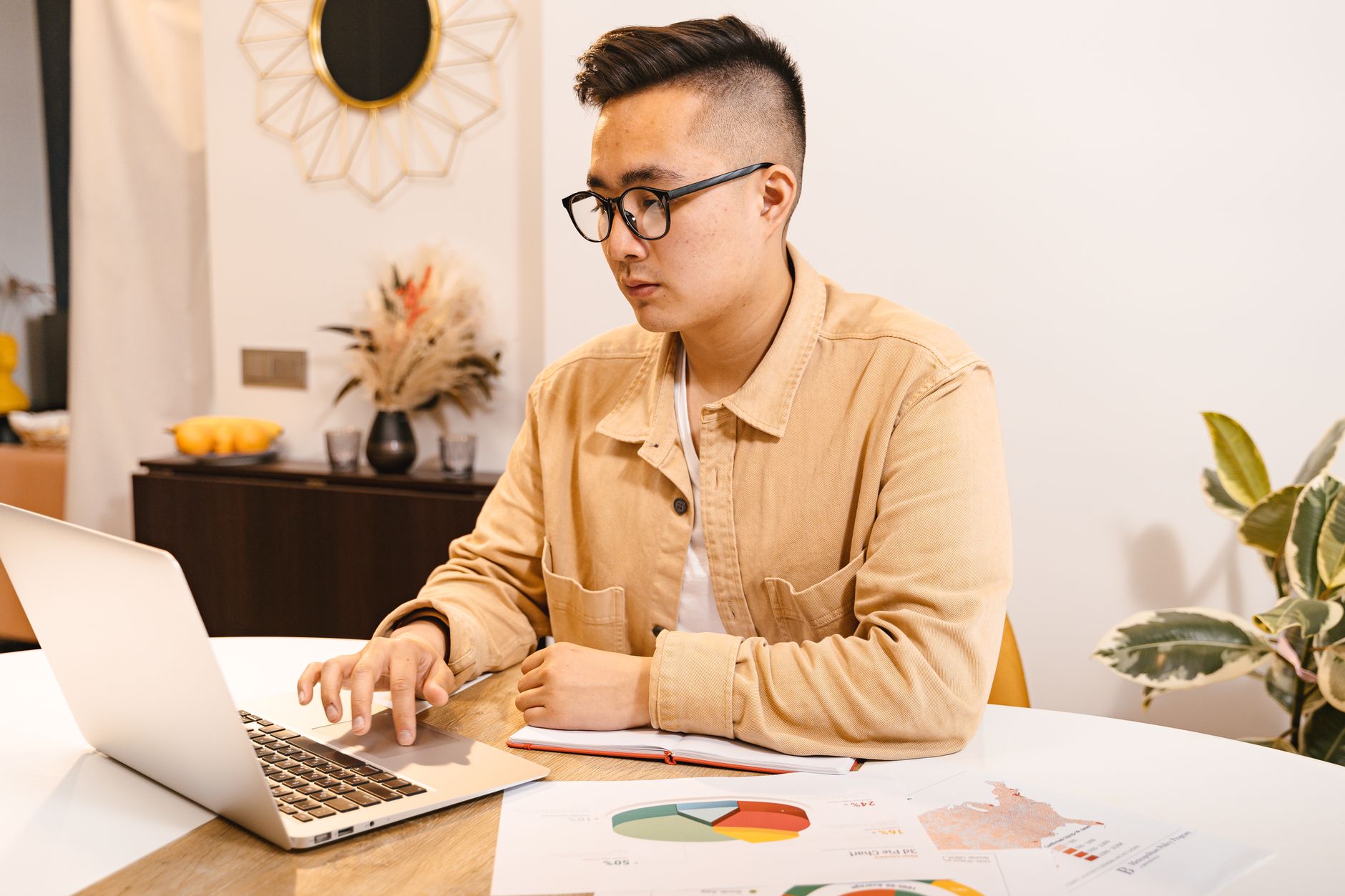 Nắm vững kiến thức chuyên môn là chìa khóa để tự tin trong phỏng vấn.