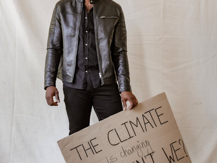 How do I activate Live Streaming?