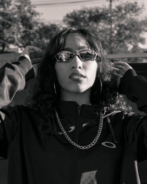 Free Woman Wearing Sunglasses and Jacket Stock Photo