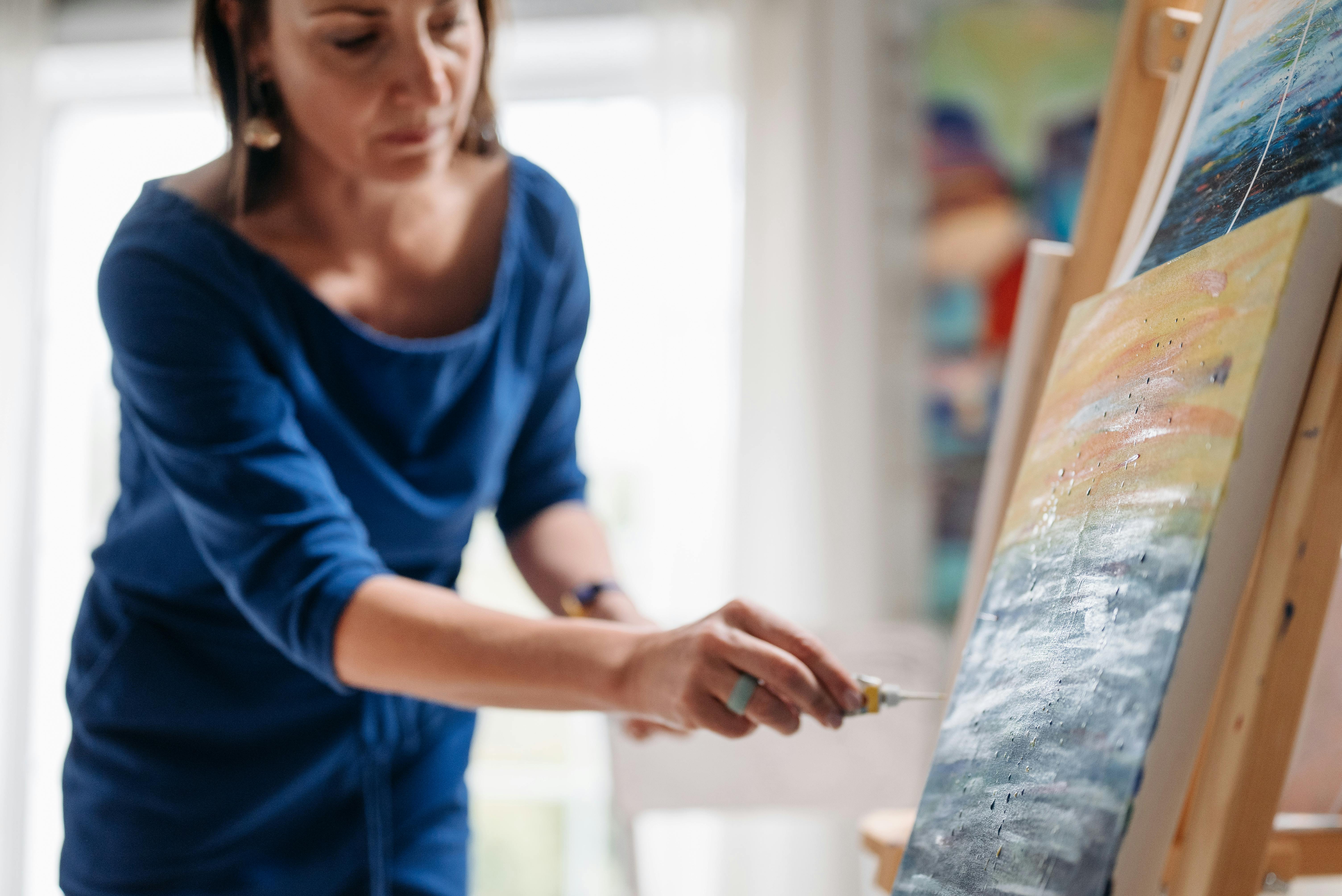 Photos gratuites de #intérieur, activité à l'intérieur, amoureux de l'art