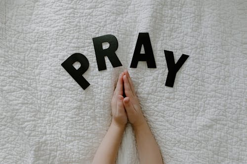 Foto stok gratis berdoa, berdoa tangan, huruf