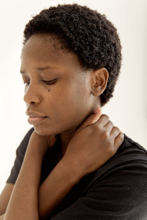 Gratis stockfoto met afro haar, Afro-Amerikaans, alleen