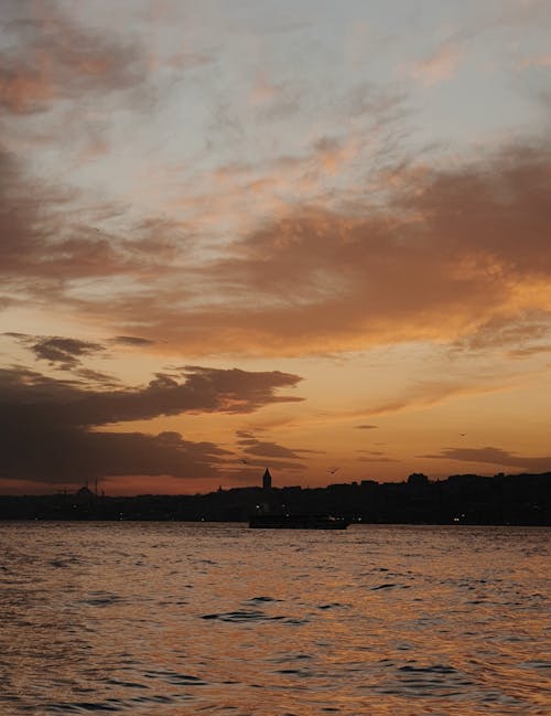 Kostenloses Stock Foto zu abendrot, dämmerung, dramatischer himmel