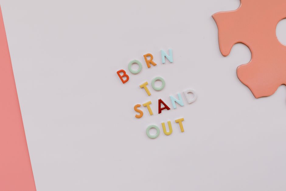 Statement Pieces: Berani Tampil Menonjol Statement Pieces: Berani Tampil Menonjol