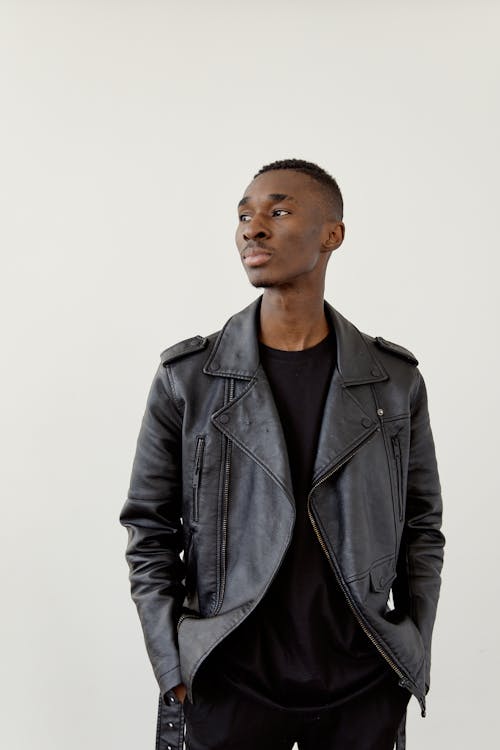 Základová fotografie zdarma na téma afroamerický, černá kožená bunda, černoch