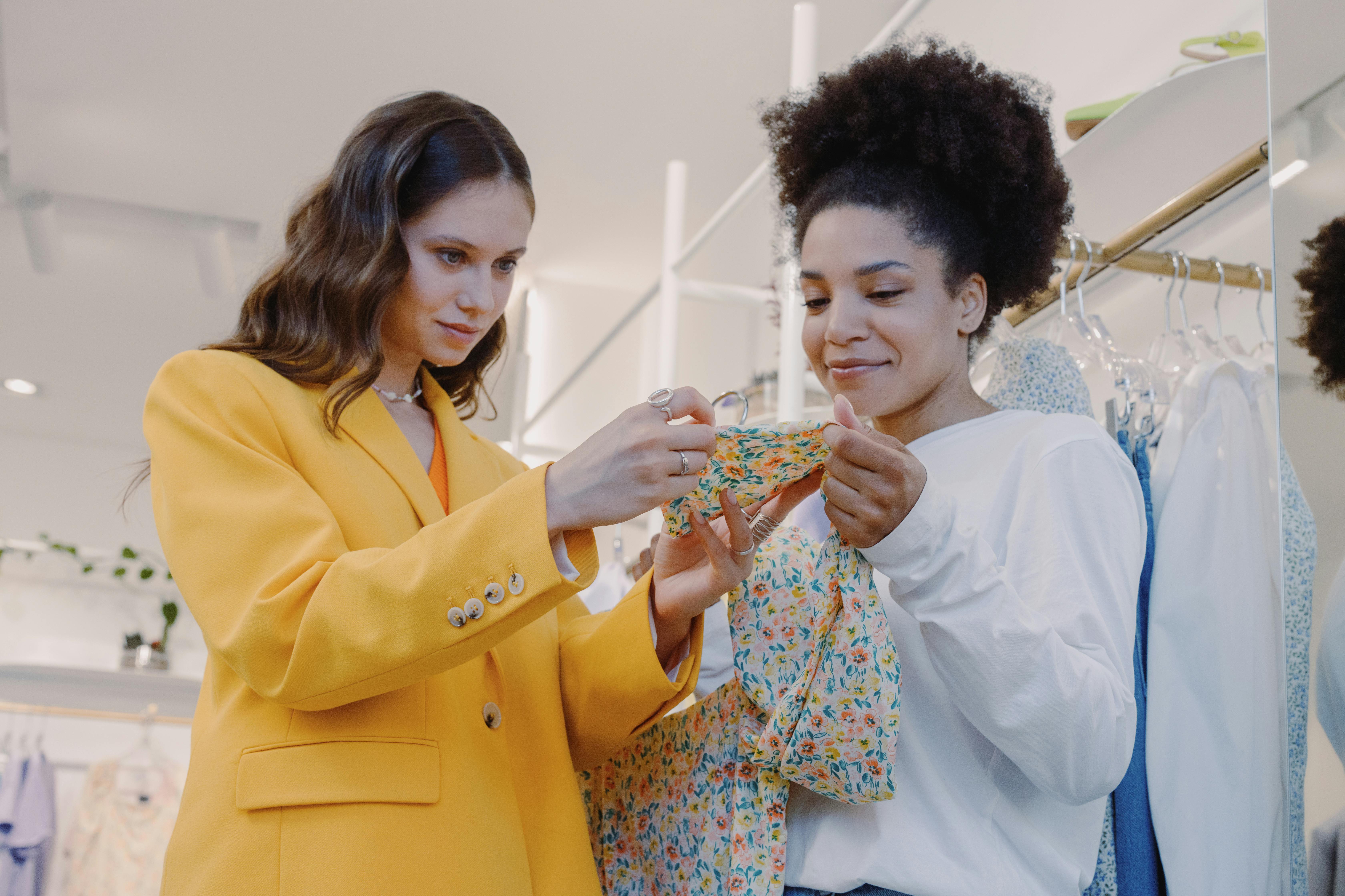 Best Women’s Clothing Subscription Boxes 2026: 6 Fashion Expert Picks — Photo by Ron Lach on Pexels