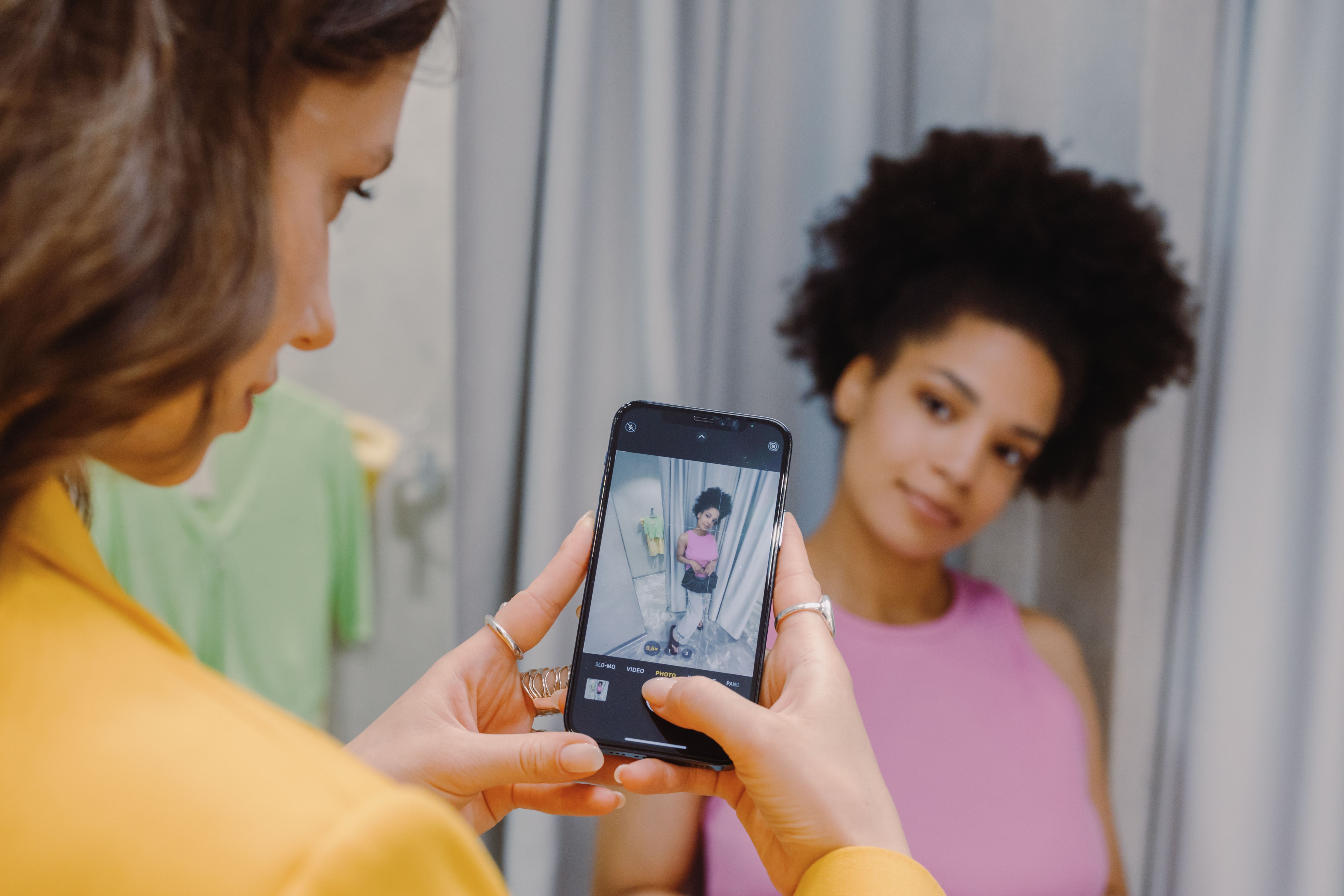 How Virtual Try-On Is Cutting Fashion Returns