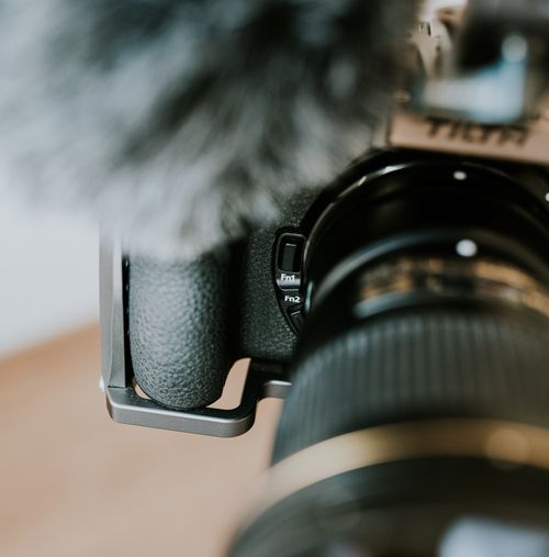 Free Detailed view of a camera lens and body, perfect for photography enthusiasts. Stock Photo