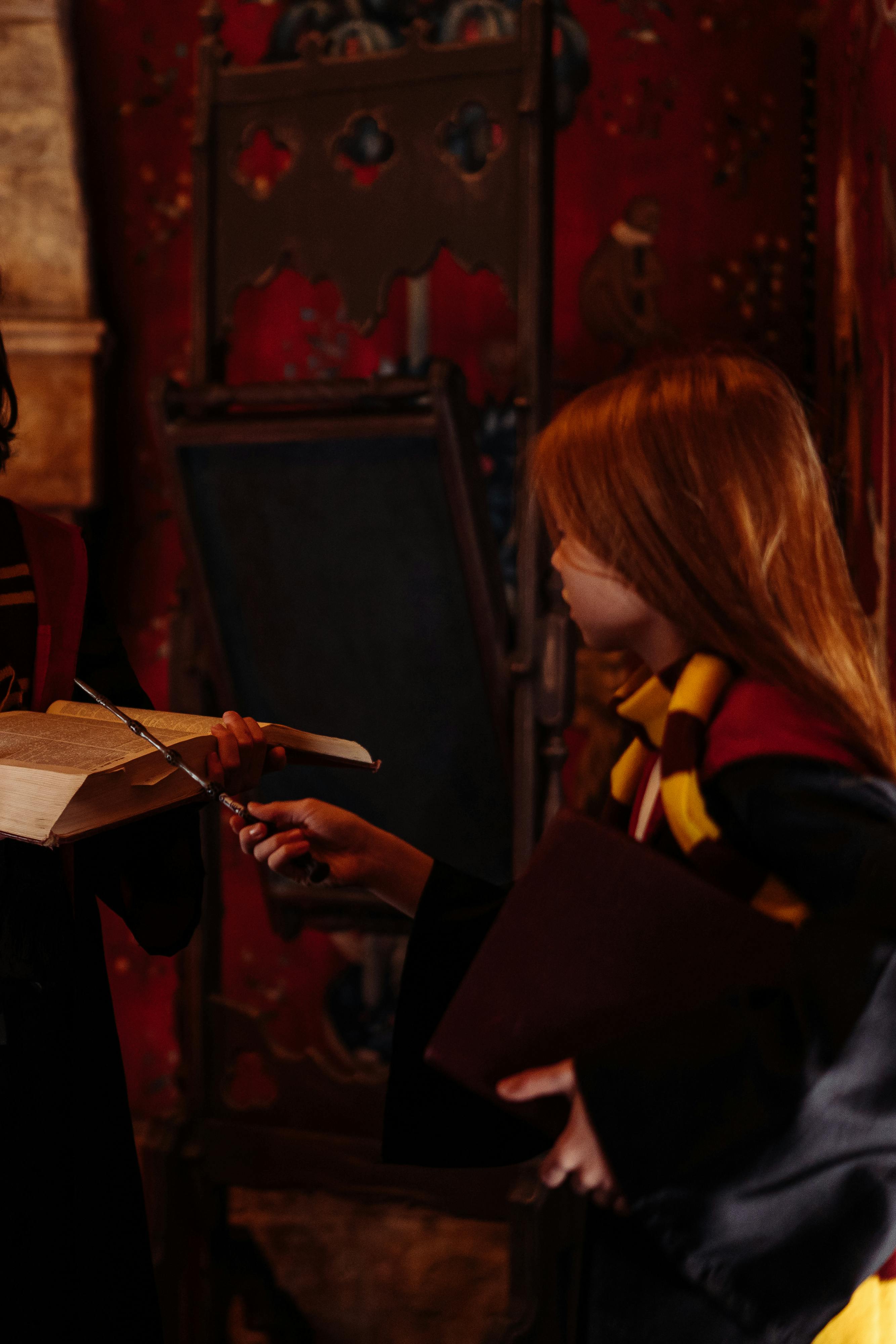 No-Cost Web-Based Theatrical Lessons Tailored For Newcomers