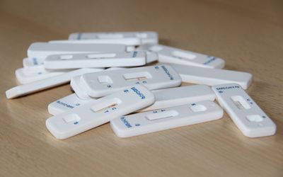 Ottawa công bố 5 triệu đô la cho bộ kit tự test HIV và nhân viên hỗ trợ