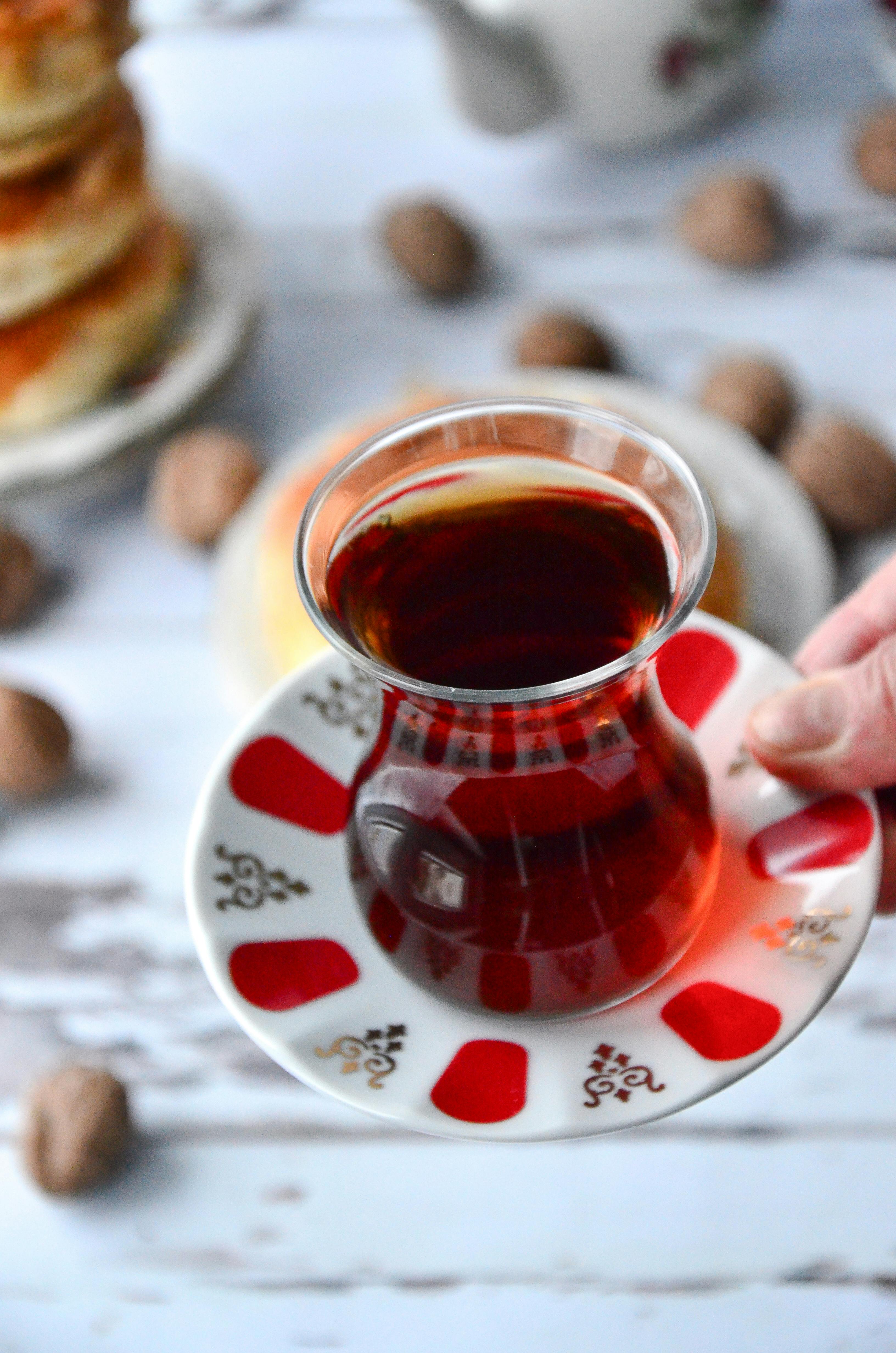 What are the benefits of drinking red tea?