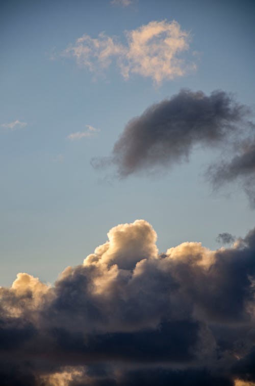 Бесплатное стоковое фото с атмосфера, вертикальный выстрел, картина, изображающая небо