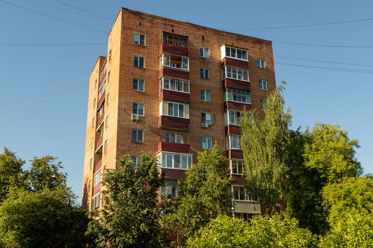 flat moves in Coombe — Flat Moves in Coombe — the working end of the job
