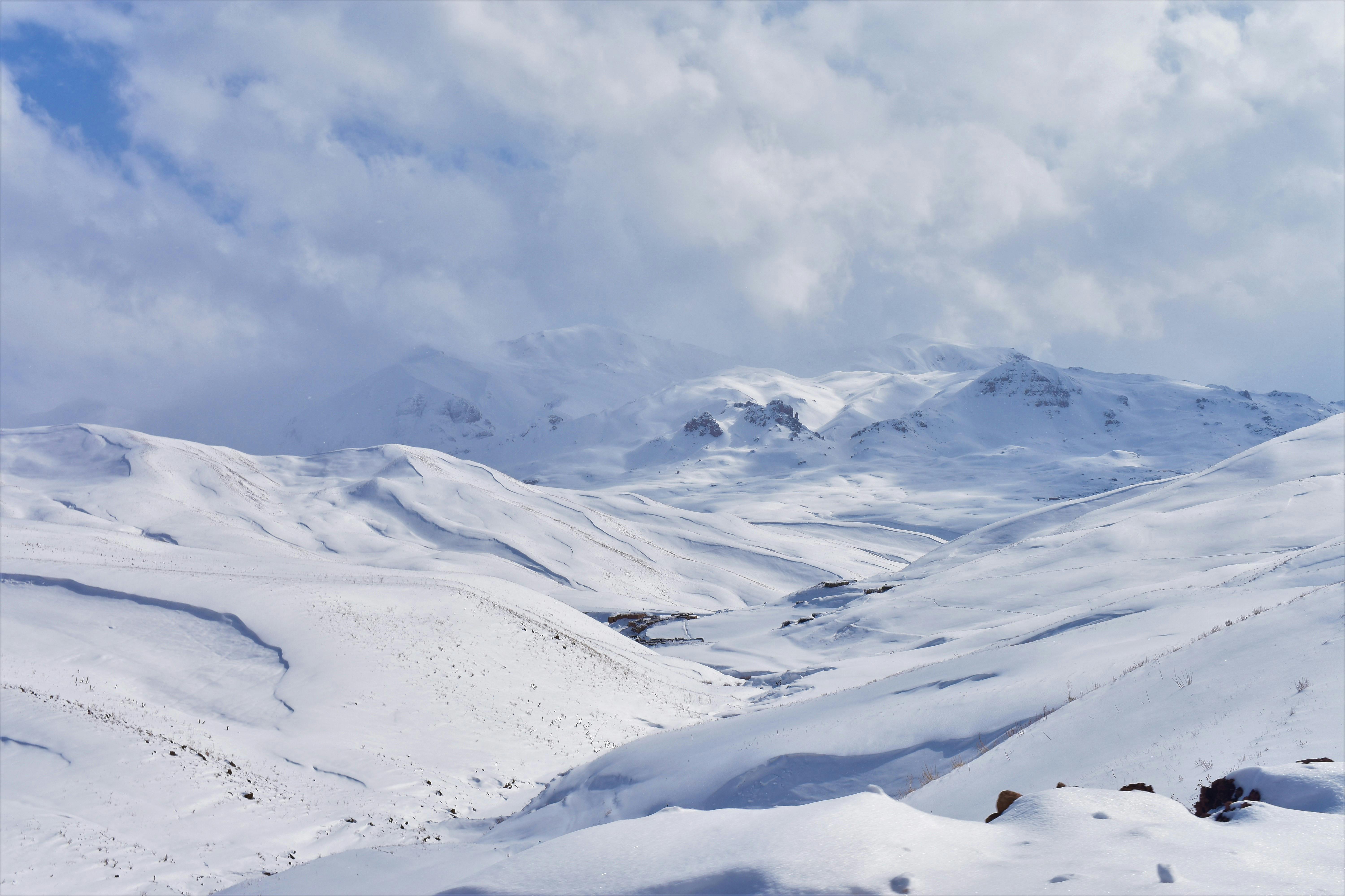 アフガニスタン 冬 雪の無料の写真素材