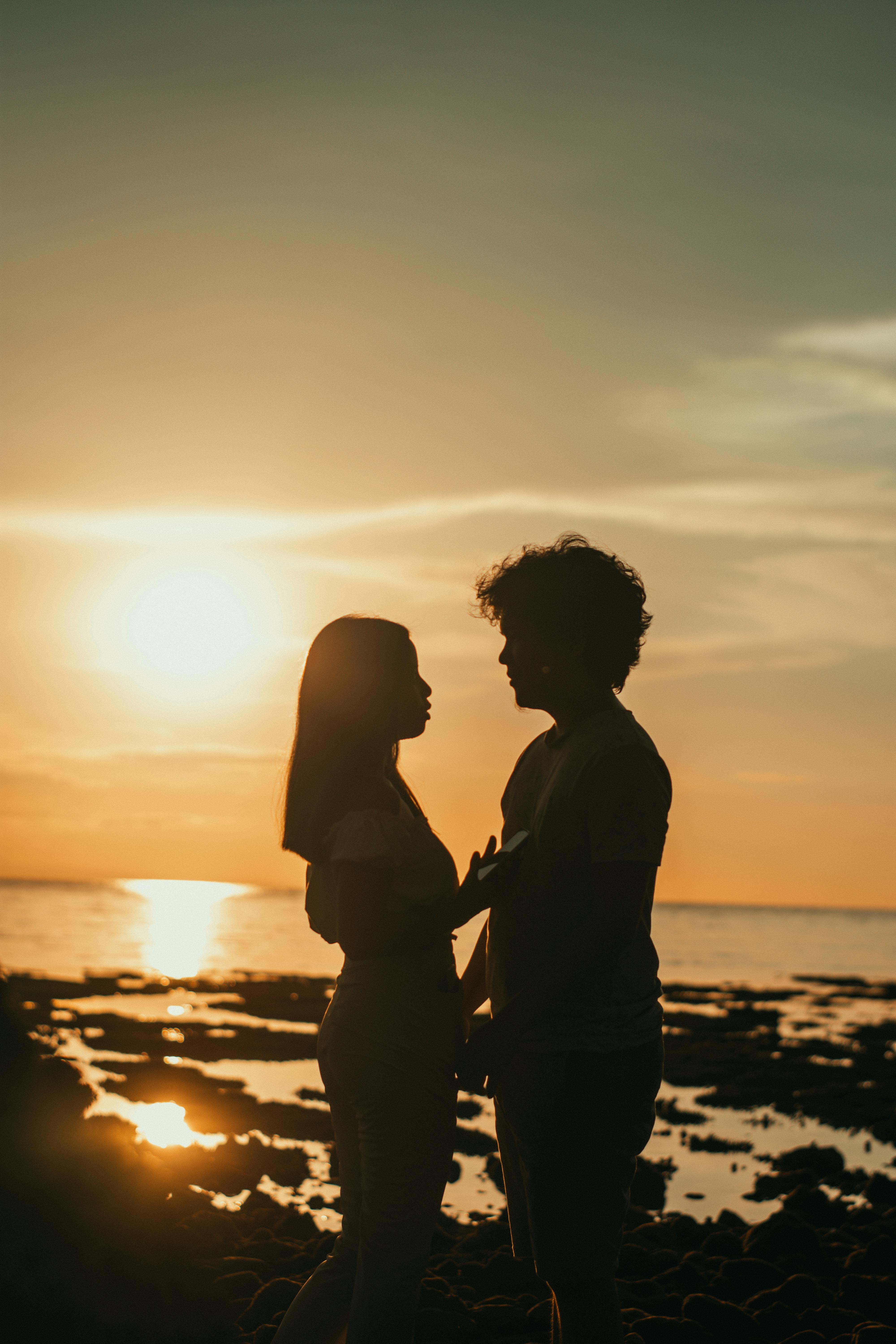 1,100+ Black Couple Kissing Silhouette Stock Photos, Pictures &  Royalty-Free Images - iStock