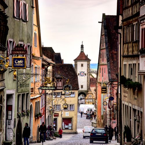 Free Historic street view of Rothenburg ob der Tauber, Germany with vibrant traditional architecture. Stock Photo