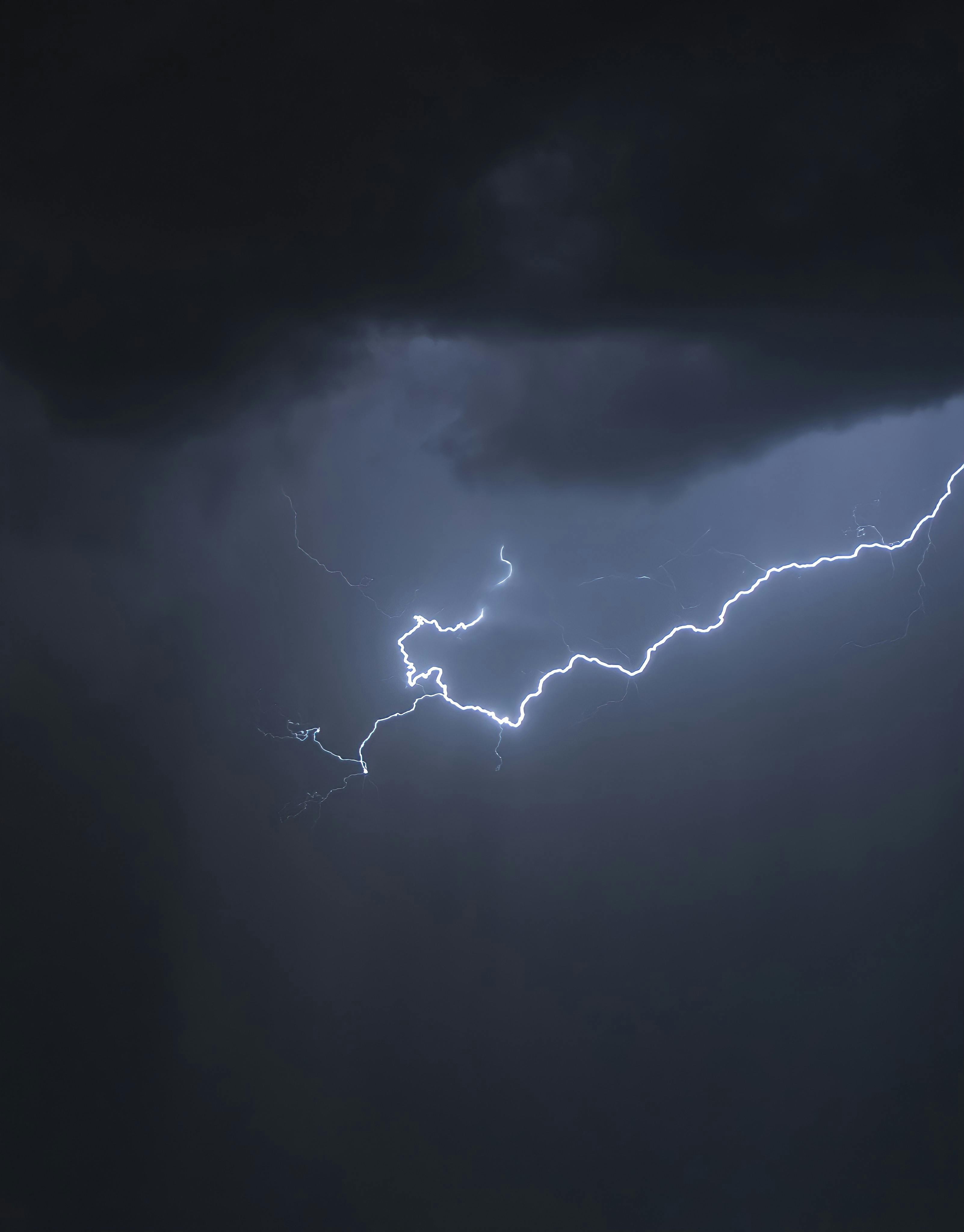 photograph of a lightning bolt