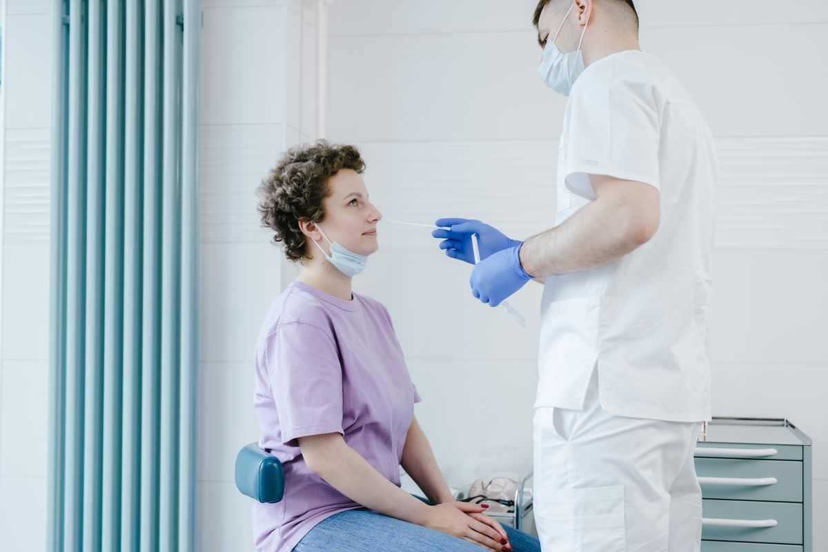 Tests COVID-19 infirmière libérale : cotation PCR et antigénique 2026