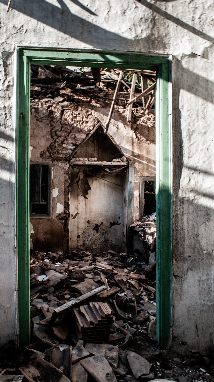 Scraps On A Decaying House 