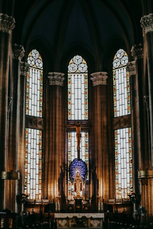 고딕 스타일, 교회 인테리어, 기둥의 무료 스톡 사진