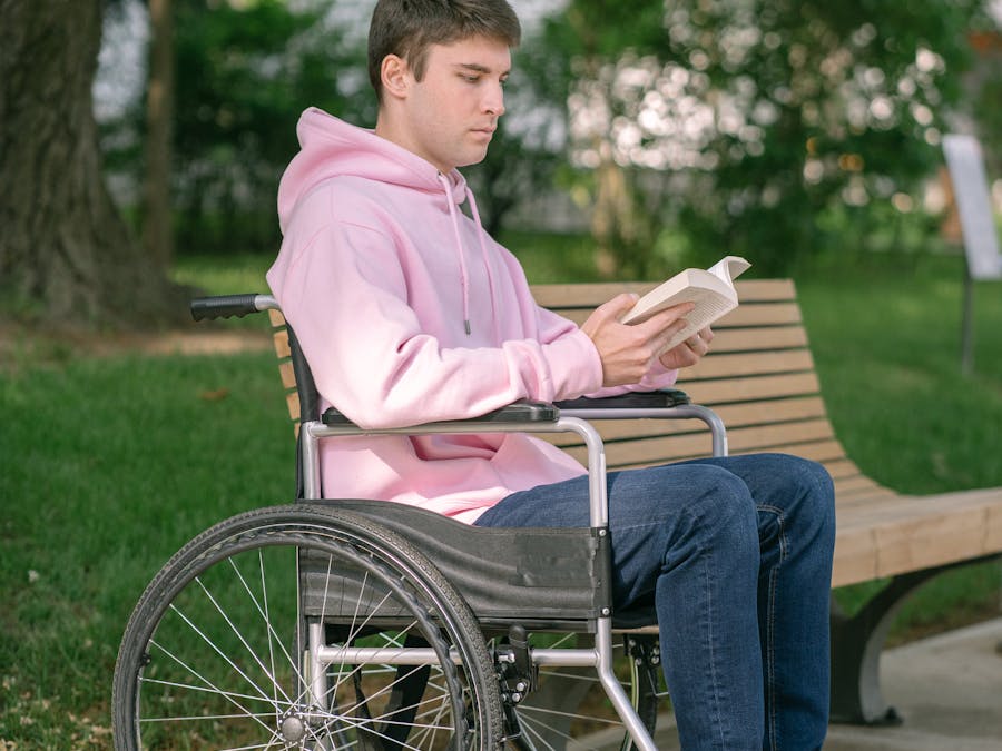 Are hoodies allowed at Amazon?