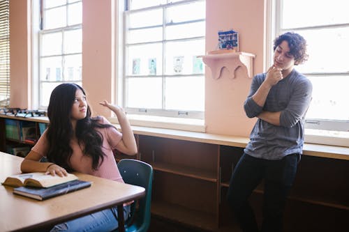 Gratis stockfoto met aan het leren, afstuderen, anti pesten