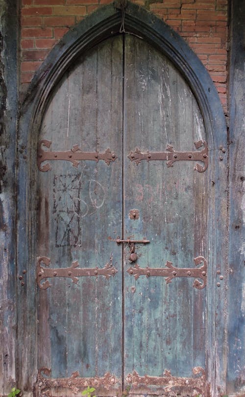 Free Close-Up Shot of a Wooden Door Stock Photo