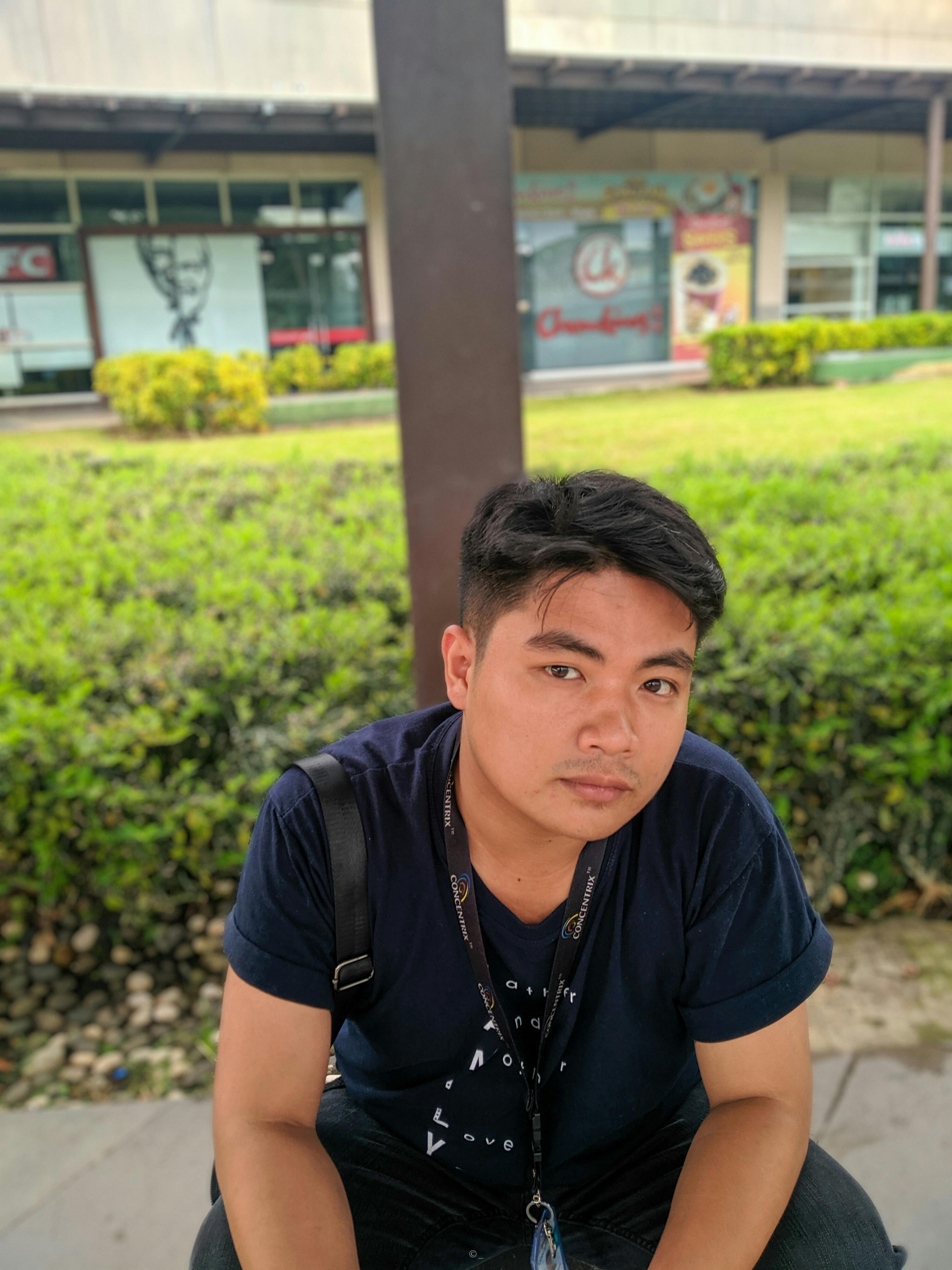 kiközösített kislány a játszótéren