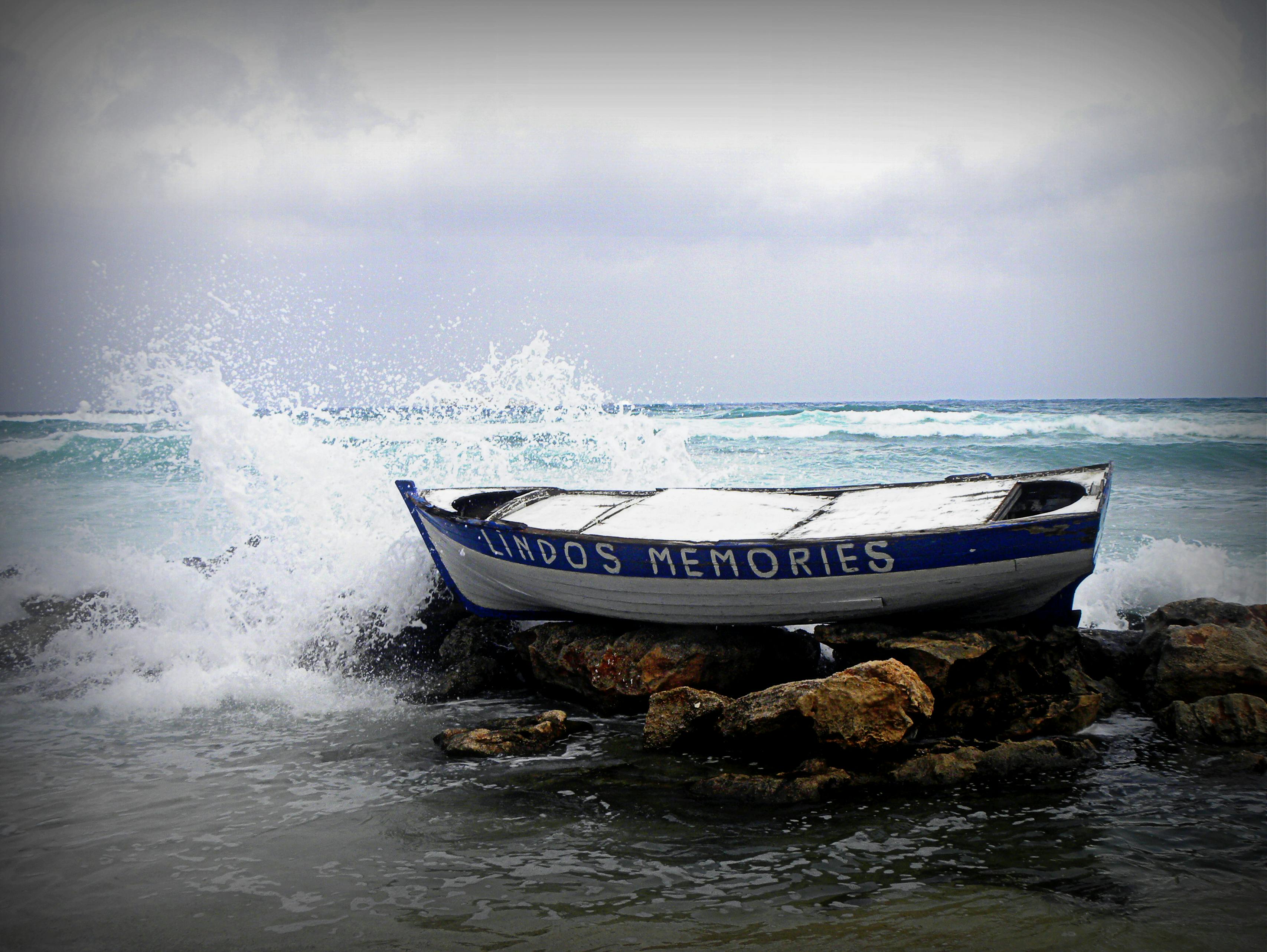 Free stock photo of boat, breakers, by the sea