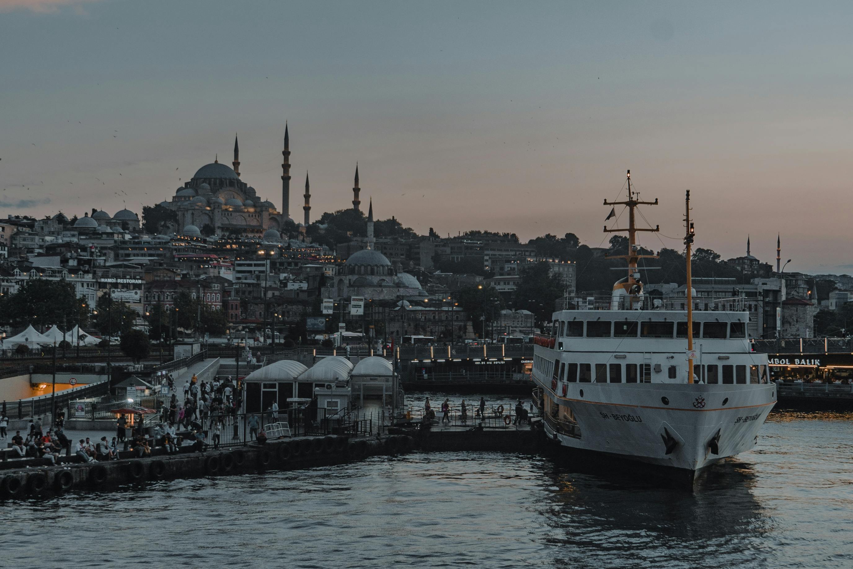 Gratuit Ferry Amarré Sur Un Quai  Photos