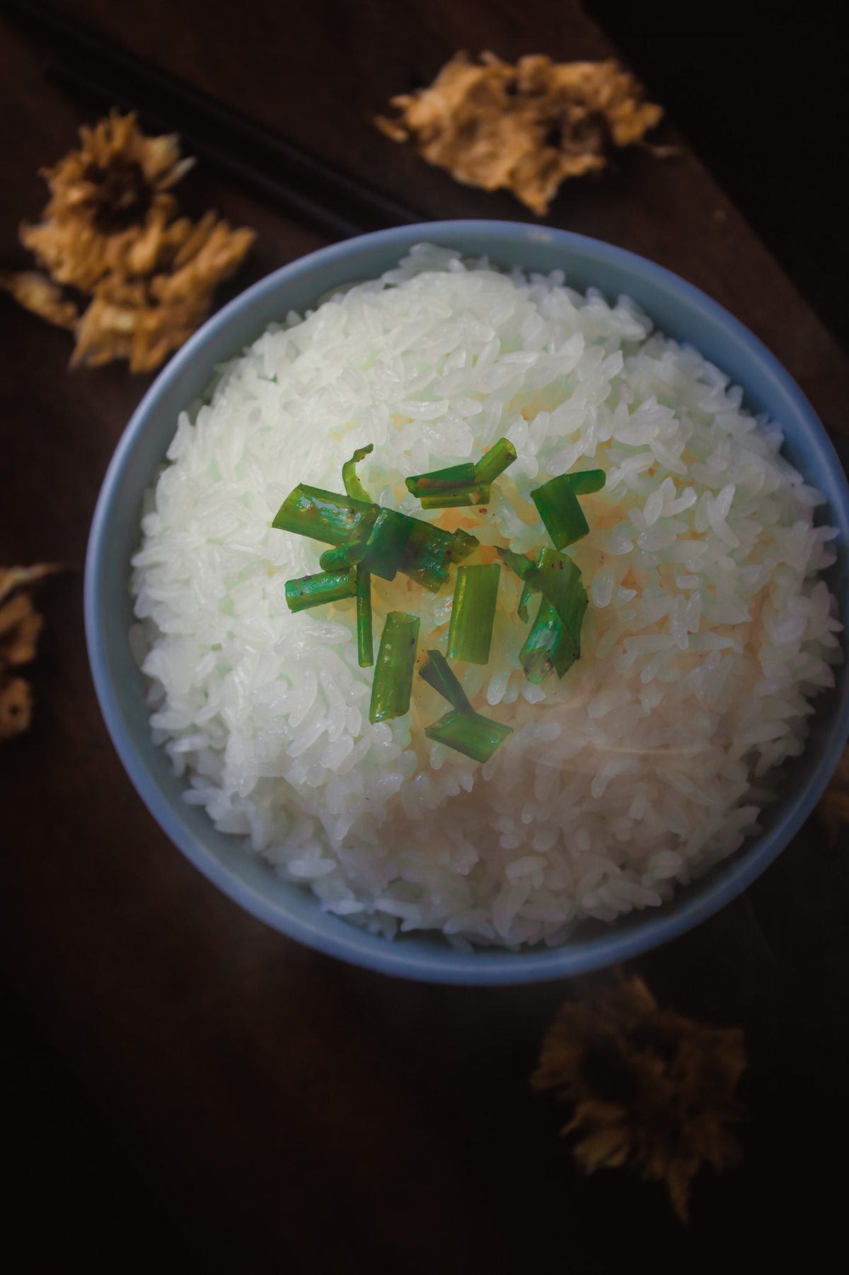 Close-up bowl of freshly steamed white rice