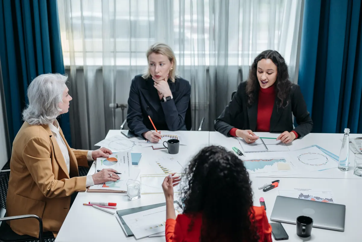 Team building para líderes e gestores: como fortalecer equipes