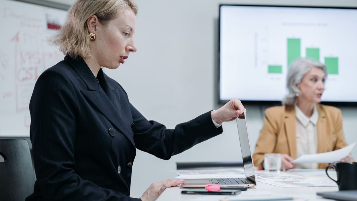Les meilleures pratiques pour intégrer lIA dans le management déquipe en 2026