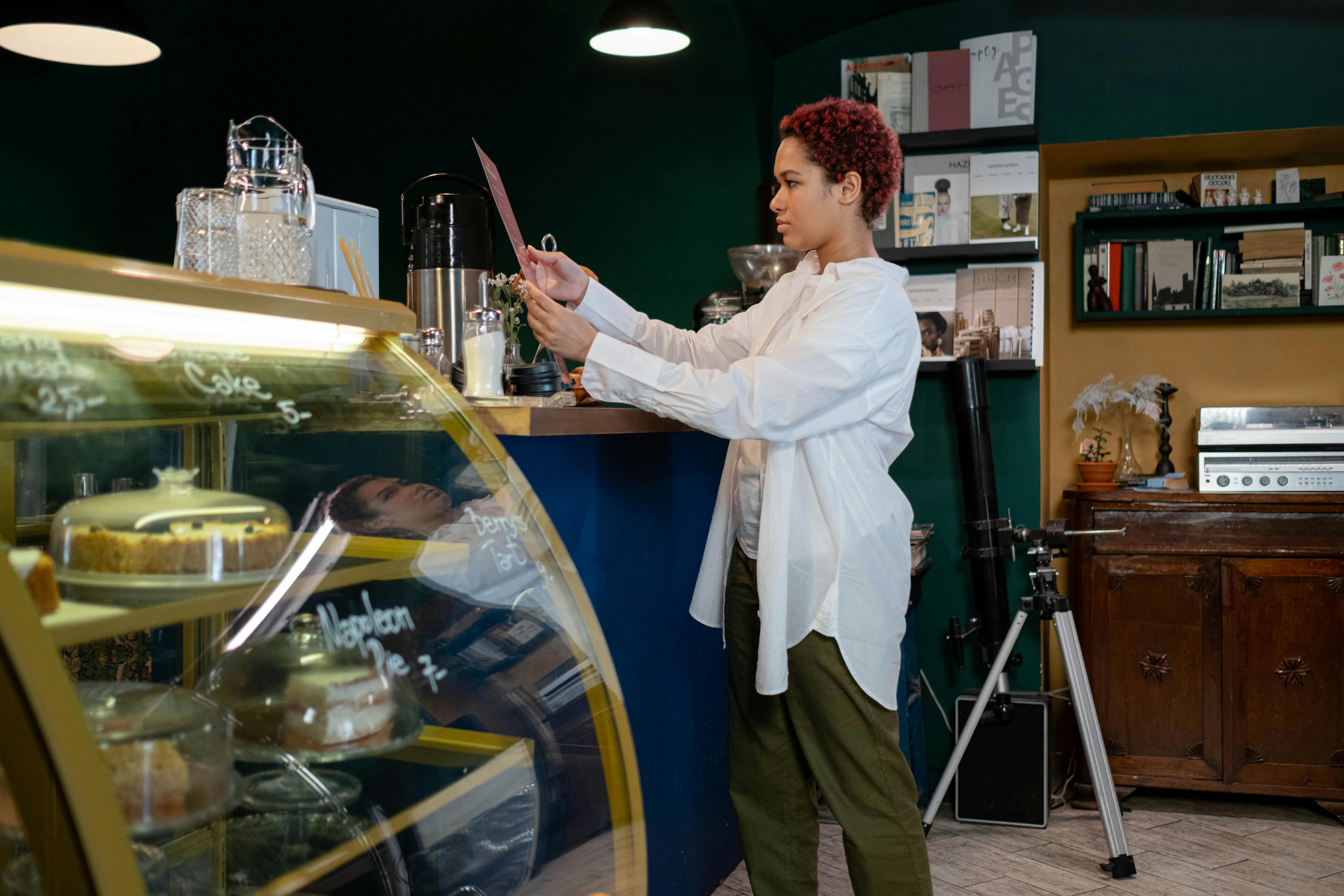 Understanding the use of AI among small businesses — Photo by Ron Lach on Pexels