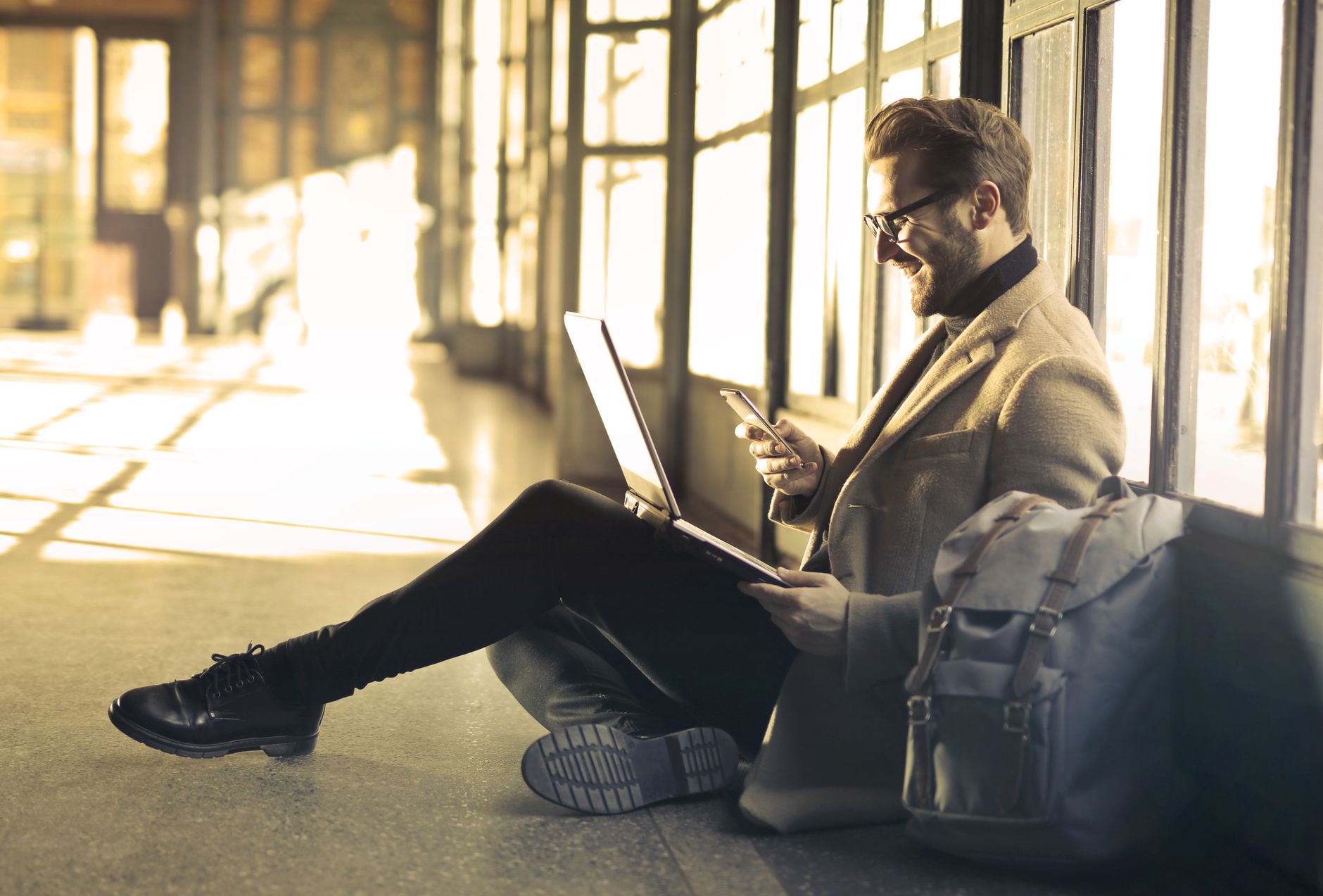 Multi-Network Switching eSIM Guide: How to Optimize Coverage for International Travel