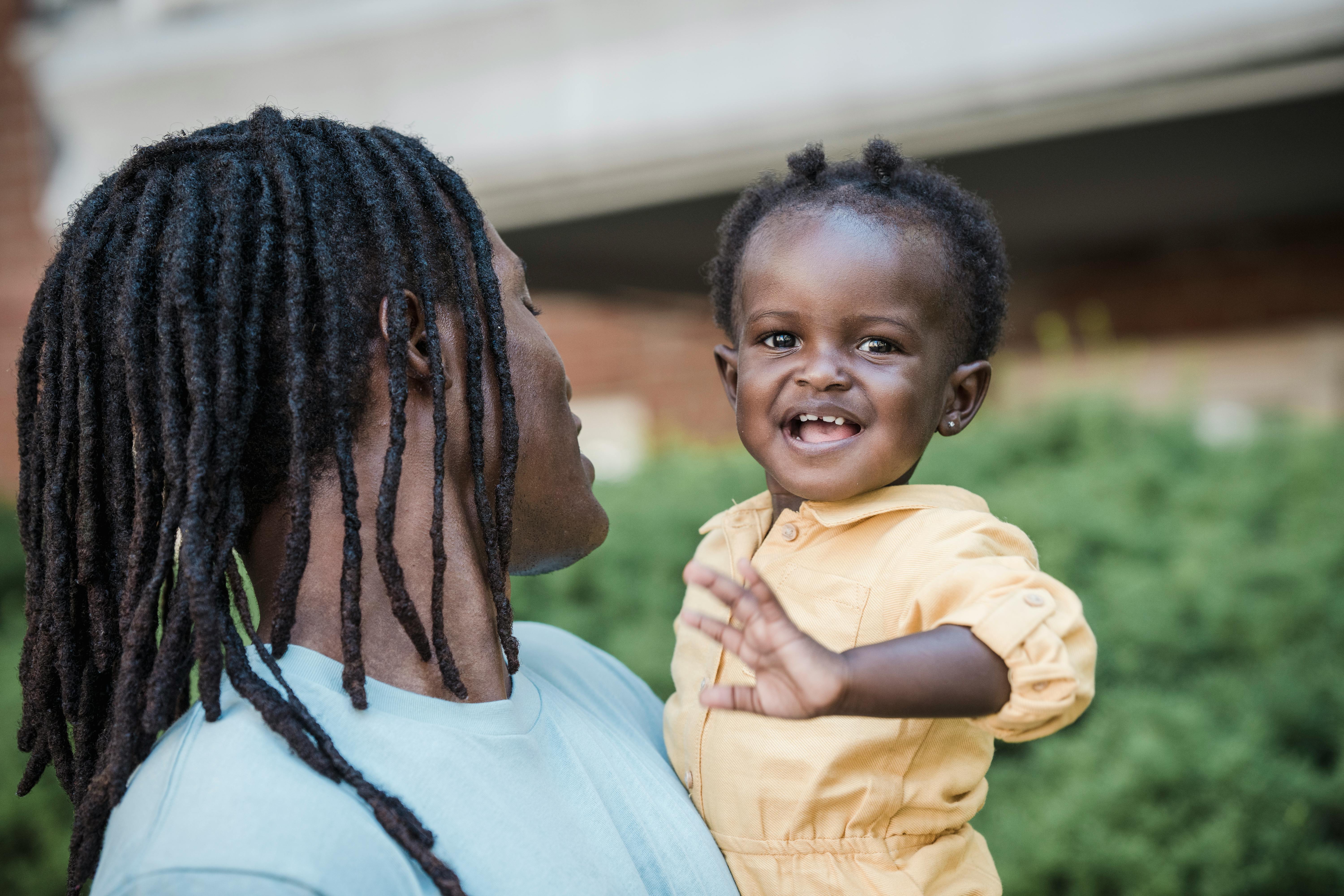 Chicago Parent Answers: What are the best parenting support groups and resources across Chicago? — Photo by Sasha  Kim on Pex