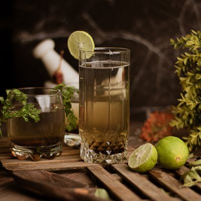 Iced lime citrus drink with fresh limes, photo by Pranjall Kumar on Pexels