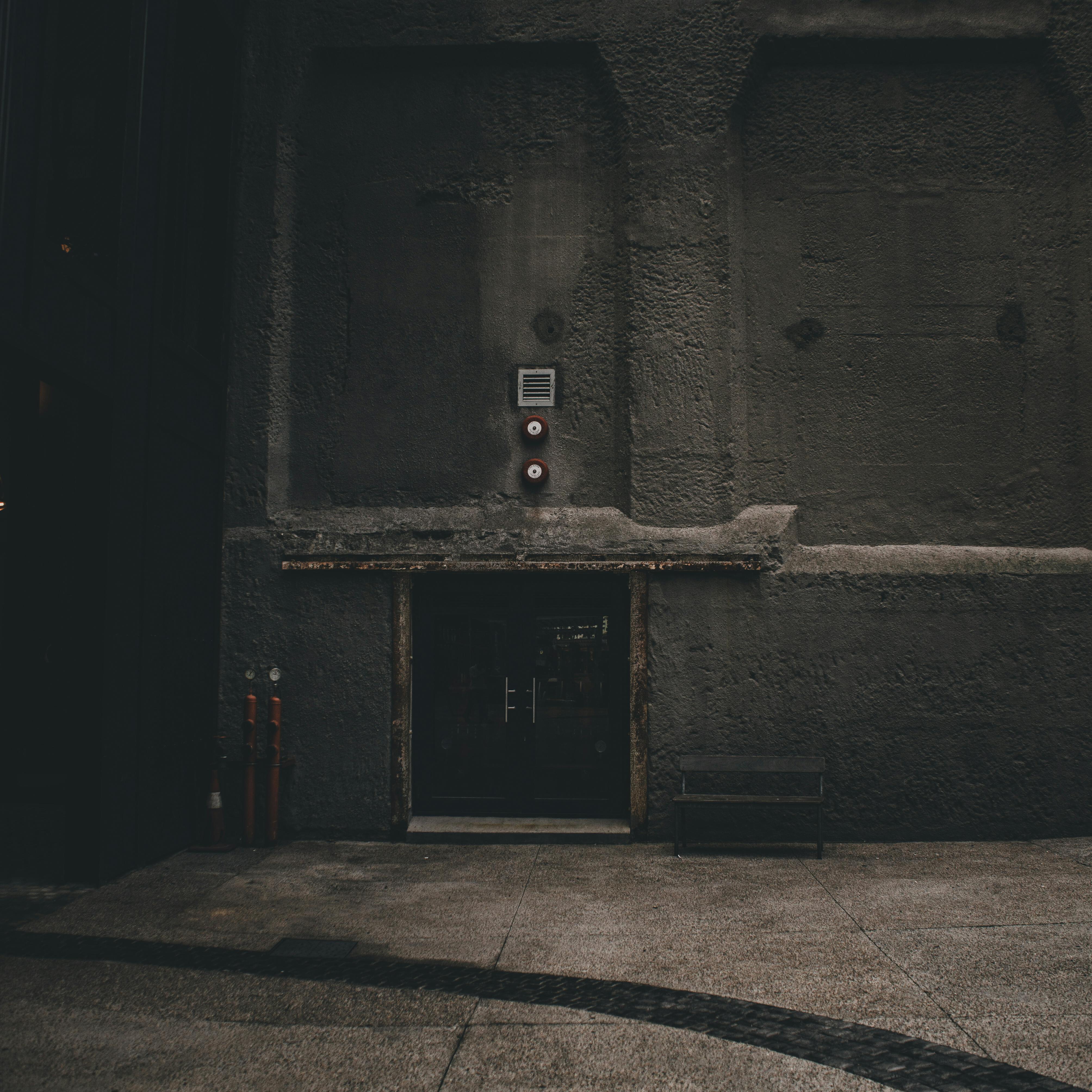 Ücretsiz @dış mekan, acil çıkış, Bank içeren Ücretsiz stok fotoğraf Stok Fotoğraflar