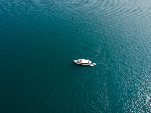 Ingyenes stockfotó drónfelvétel, felülről, hajóm csónak témában Stockfotó