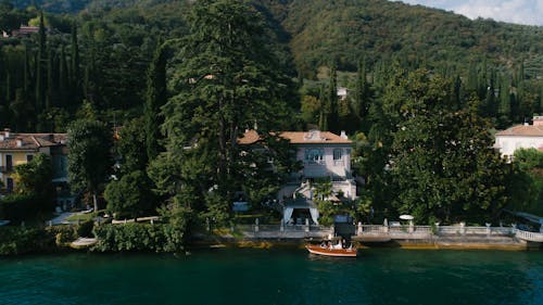 Photos gratuites de arbres, bateau à moteur, forêt