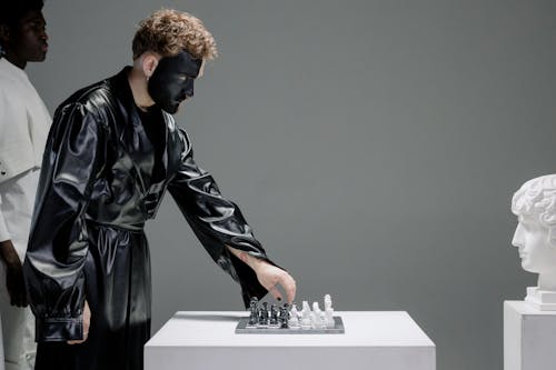 Бесплатное стоковое фото с вид сбоку, игрок в шахматы, концептуальный