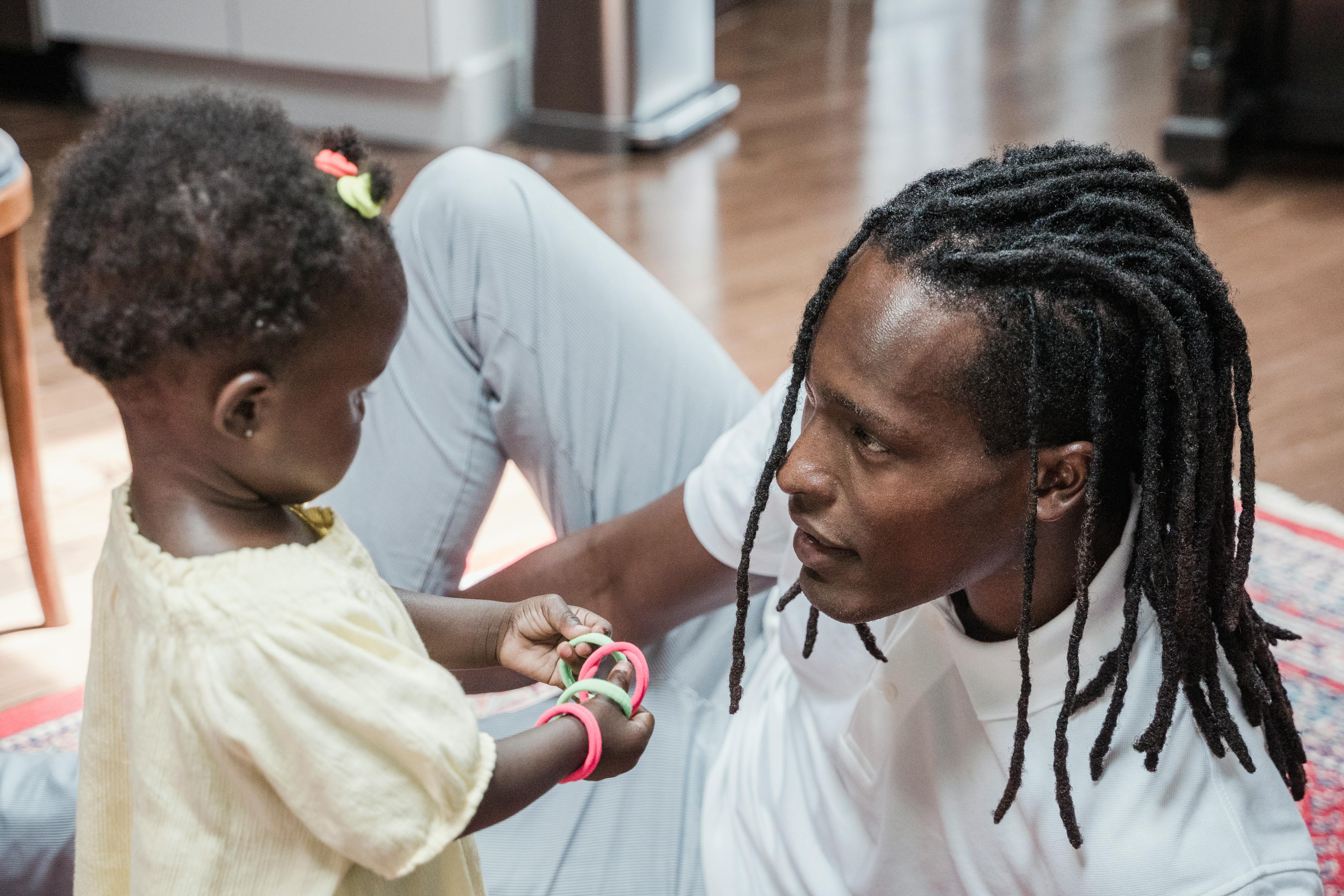 Chicago Parent Answers: What are the best parenting support groups and resources across Chicago? — Photo by Sasha  Kim on Pex
