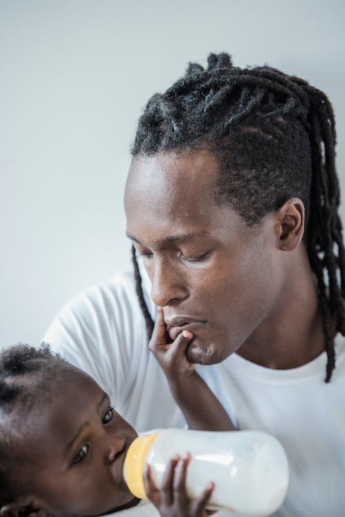 Foto profissional grátis de alimentação, bebê, bonitinho